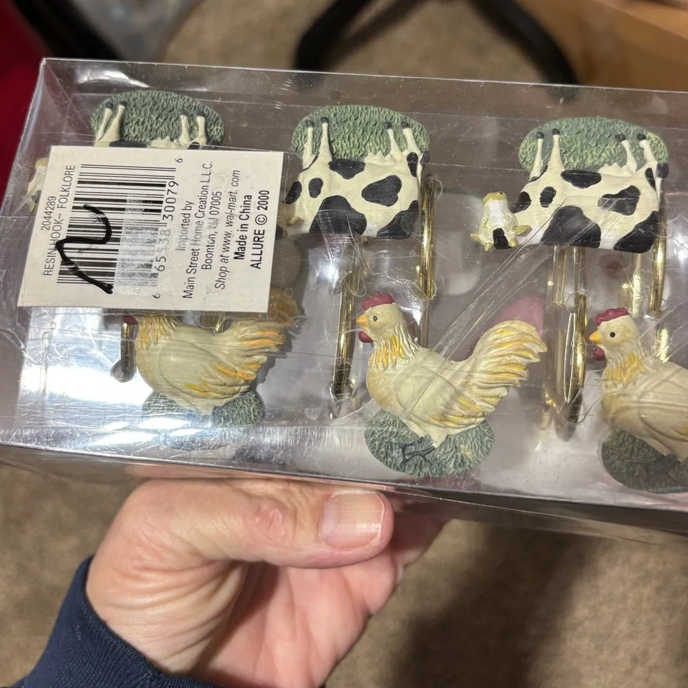 NWT Jubilee 12 pc decorative shower curtain/curtain hooks Barn Chicken Pig Cow
